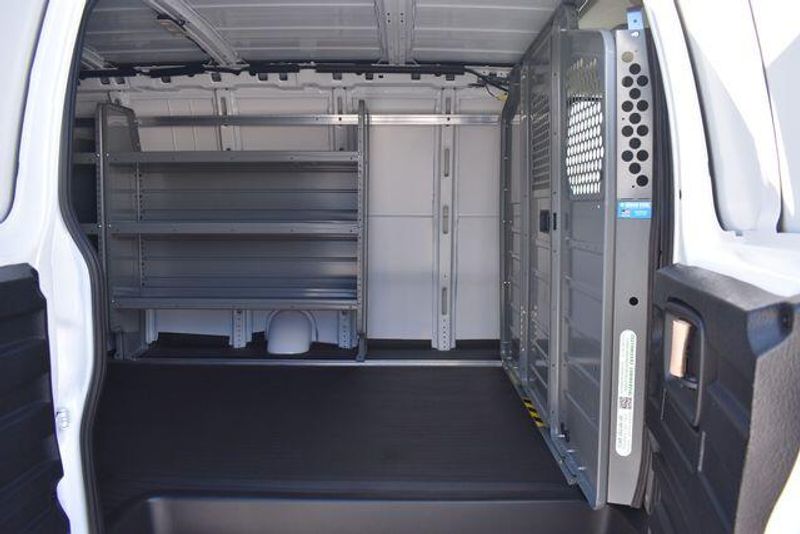 New 2025 Chevrolet Express 3500 Work VanImage 14