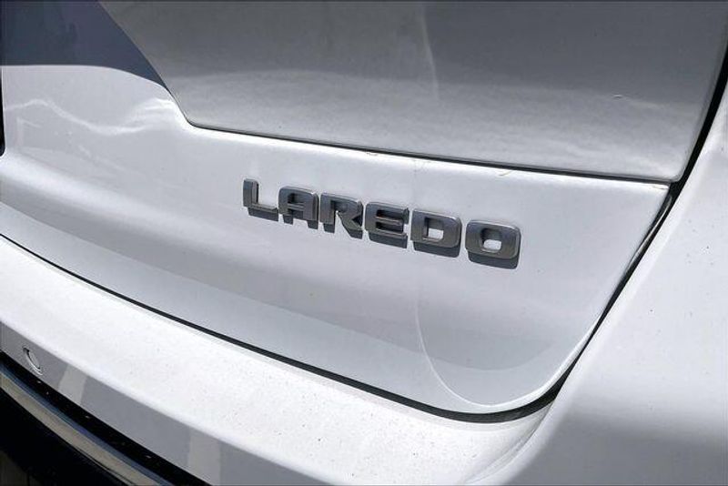Used 2025 Jeep Grand Cherokee L LaredoImage 7
