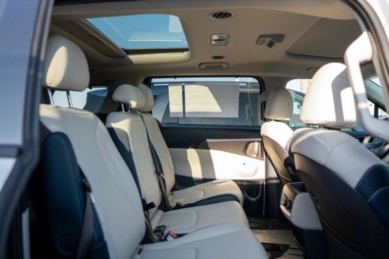 2026 Kia Carnival SXImage 12