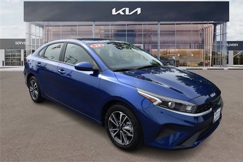 2024 Kia Forte LXSImage 1