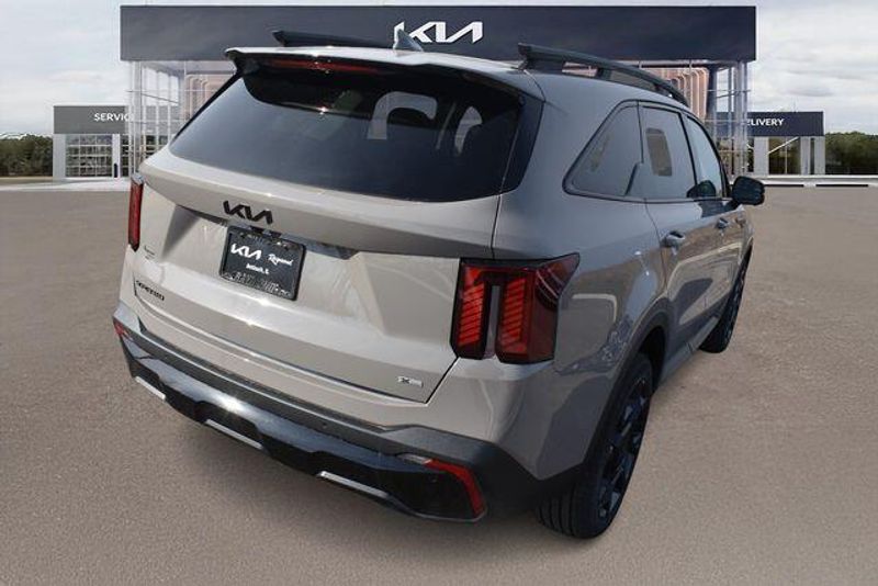 New 2026 Kia Sorento X-Line SXImage 4