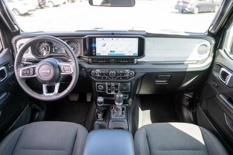 Used 2024 Jeep Wrangler SaharaImage 15