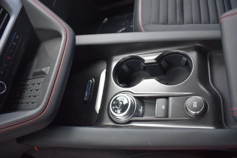 2025 Ford Explorer ST-LineImage 16