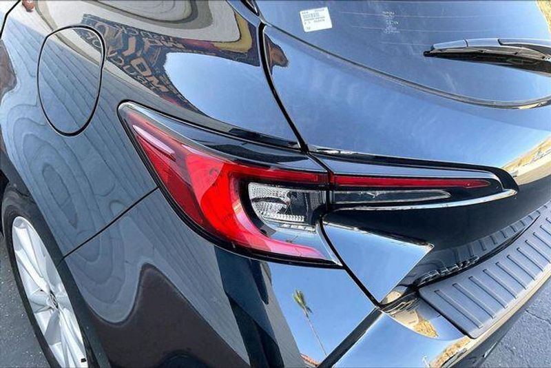 Used 2025 Toyota Corolla Hatchback SEImage 28