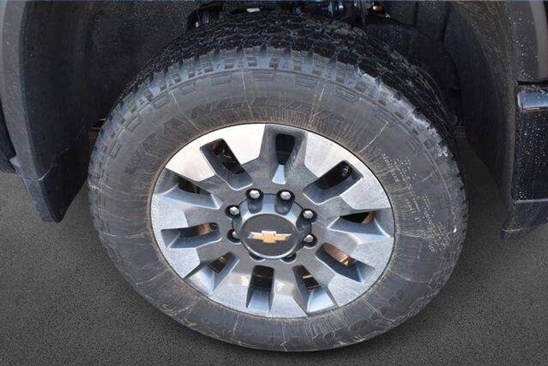 New 2026 Chevrolet Silverado 2500HD CustomImage 12