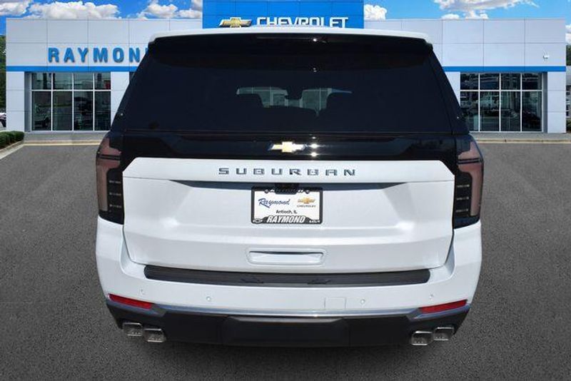 New 2026 Chevrolet Suburban High CountryImage 5