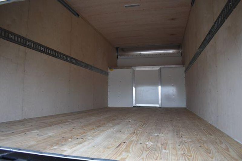 New 2025 Chevrolet Express 3500 Work VanImage 17
