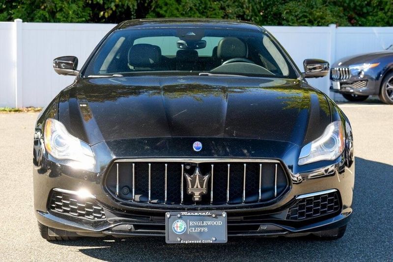 2017 Maserati Quattroporte GranLusso photo 2