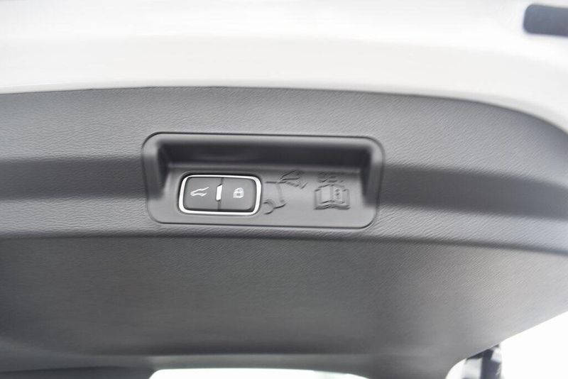 New 2025 Ford Explorer STImage 7