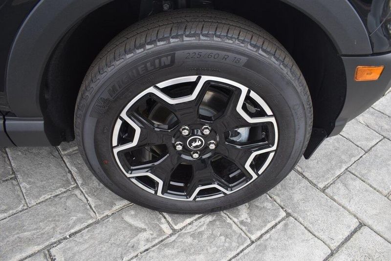 New 2025 Ford Bronco Sport Outer BanksImage 4