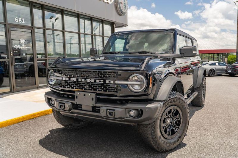 2023 Ford Bronco Wildtrak photo 2