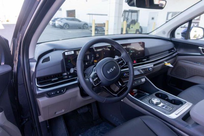 New 2026 Kia Carnival Hybrid LXSImage 10