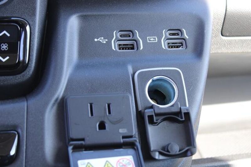 2022 RAM ProMaster 3500 High Roof 159 WB Basin SolarImage 31