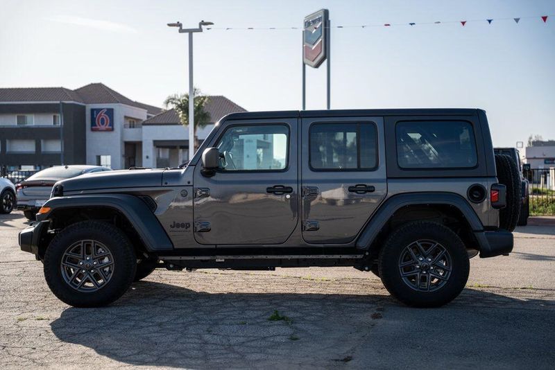 Used 2025 Jeep Wrangler Sport SImage 4