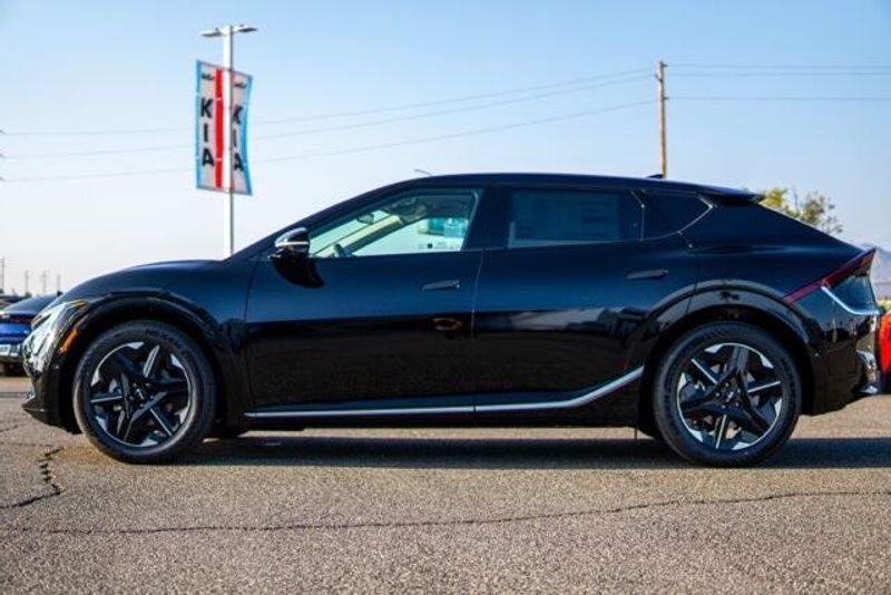 2025 Kia EV6 WindImage 4
