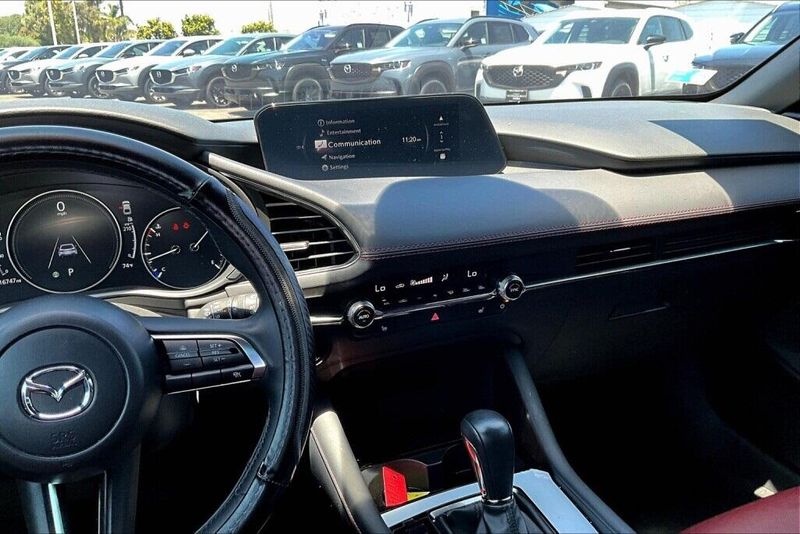 Used 2024 Mazda Mazda3 2.5 S Carbon EditionImage 6