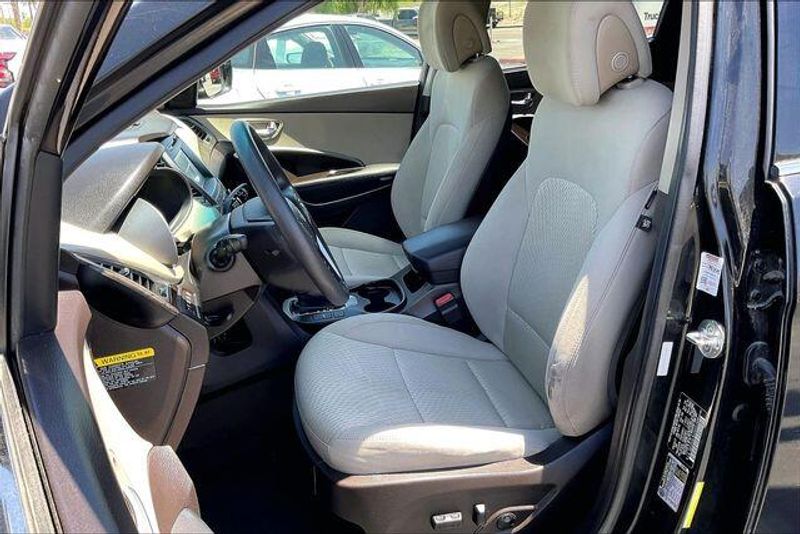 Used 2018 Hyundai Santa Fe Sport 2.4 BaseImage 24