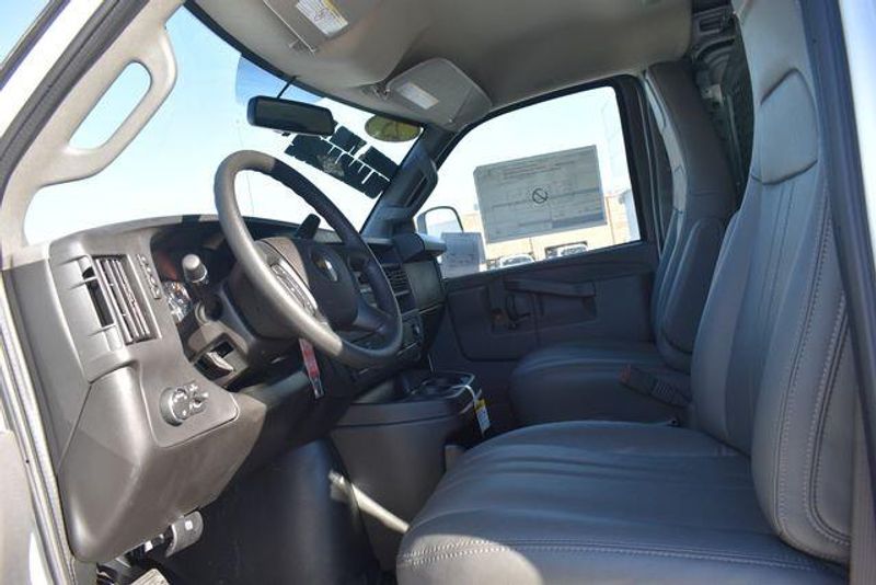 New 2025 Chevrolet Express 3500 Work VanImage 22