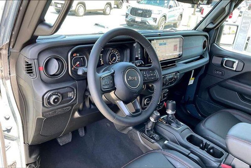 New 2026 Jeep Wrangler 4-door RubiconImage 6