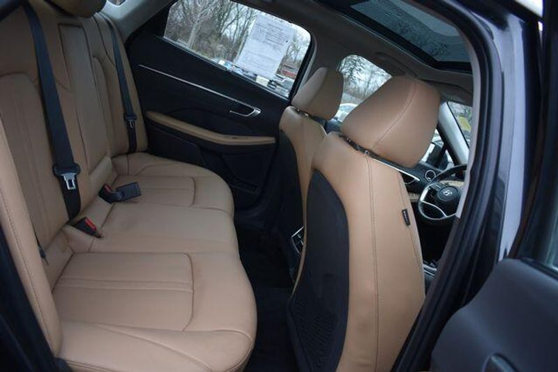Used 2023 Hyundai Sonata Hybrid LimitedImage 16