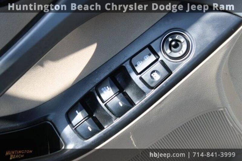 2014 Hyundai Elantra SEImage 10
