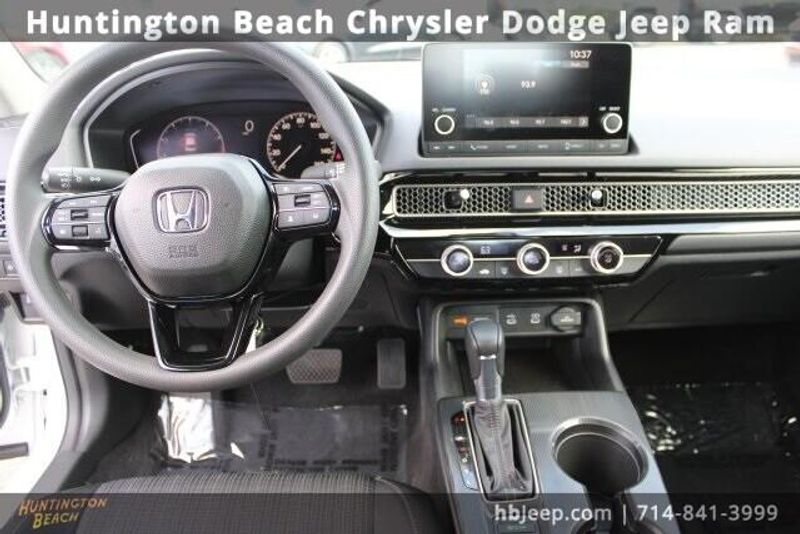 2025 Honda Civic LXImage 12