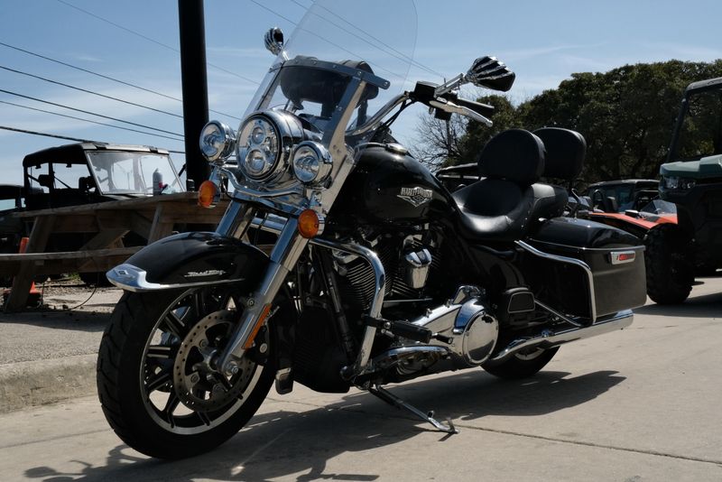 2018 HARLEY ROAD KING BASE BLACK 