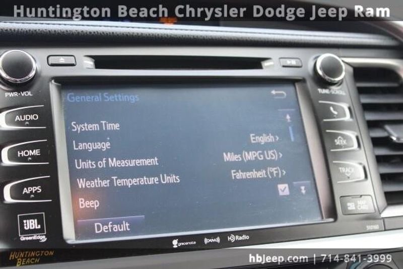 2016 Toyota Highlander LimitedImage 28