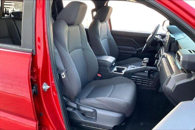Used 2025 Toyota Tacoma SR5Image 6