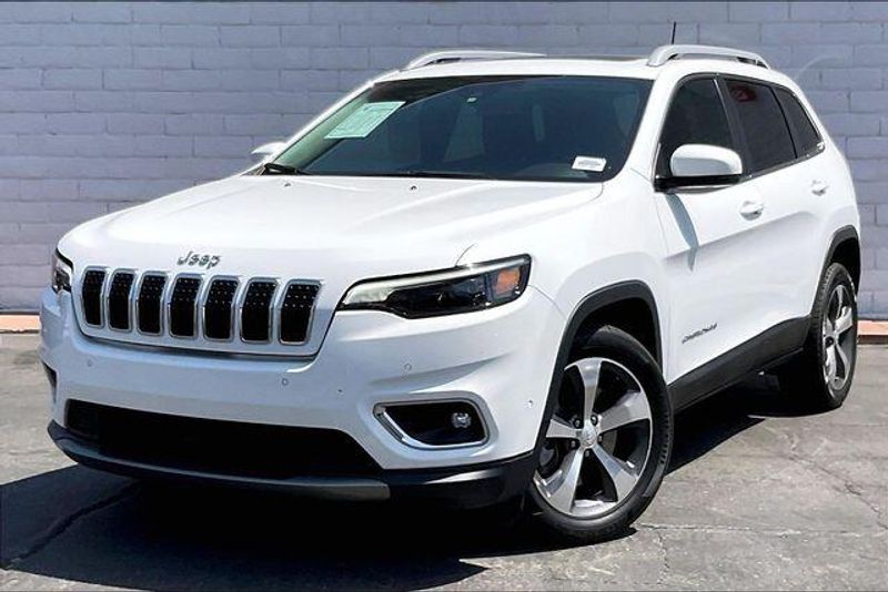 Used 2019 Jeep Cherokee LimitedImage 1