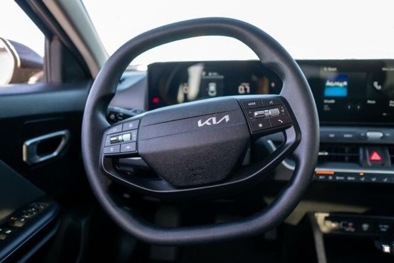 2025 Kia K4 LXImage 16