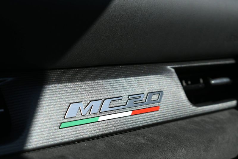 2022 Maserati MC20 Image 101