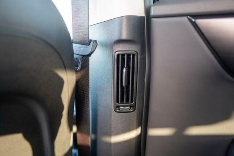 2025 Kia EV6 WindImage 19