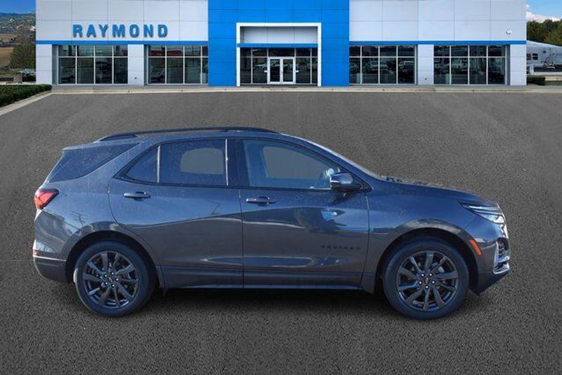 Used 2023 Chevrolet Equinox RSImage 2