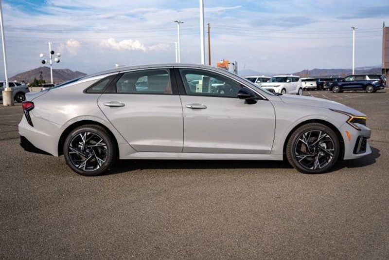 New 2026 Kia K5 GT-LineImage 8