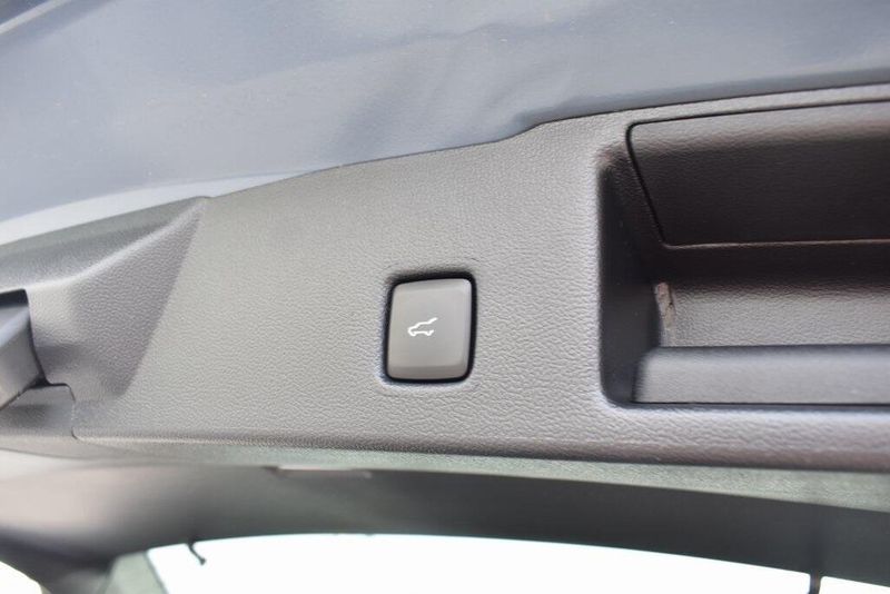 2025 Ford Escape Plug-In Hybrid BaseImage 7