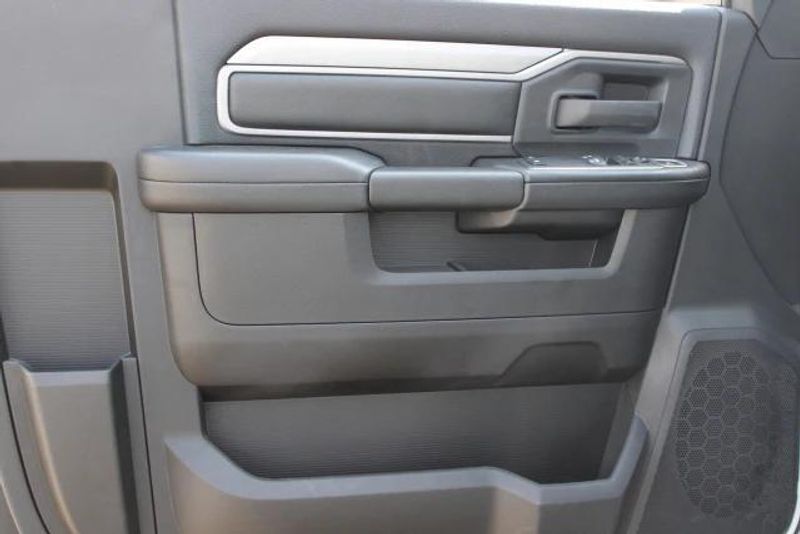 2024 RAM 2500 Tradesman Regular Cab Harbor BodyImage 15