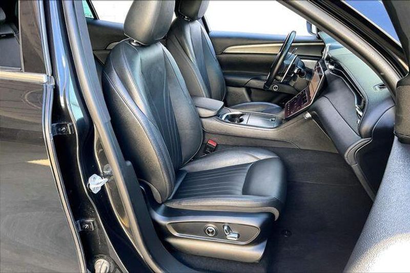 Used 2024 Maserati Grecale GTImage 6