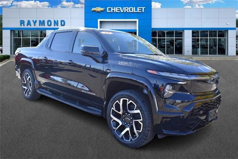 2024 Chevrolet Silverado EV RSTImage 1