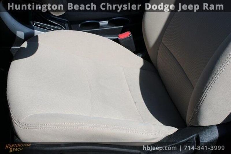 2014 Hyundai Elantra SEImage 27