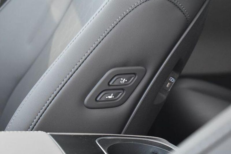 New 2026 Kia Carnival Hybrid EXImage 29