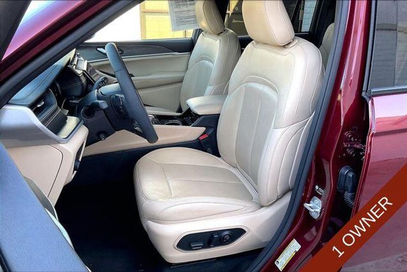 Used 2023 Jeep Grand Cherokee LimitedImage 24