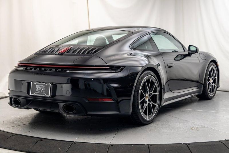 2025 Porsche 911 CarreraImage 5