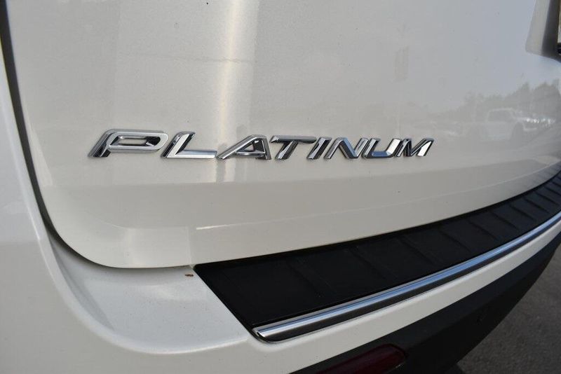 2022 Ford Explorer PlatinumImage 6