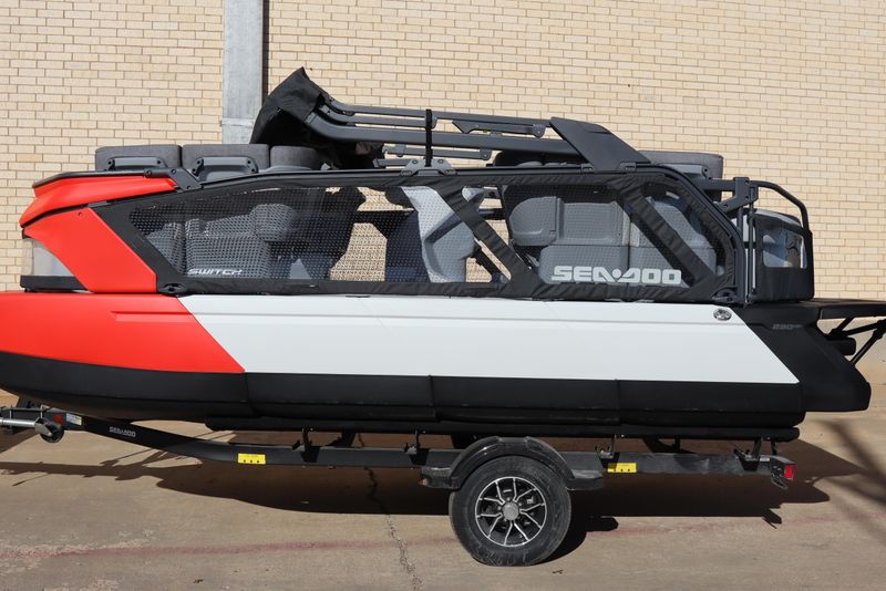 2025 SEADOO SWITCH CRUISE 18 230HP PAINTED TRAILER LAVA RED 