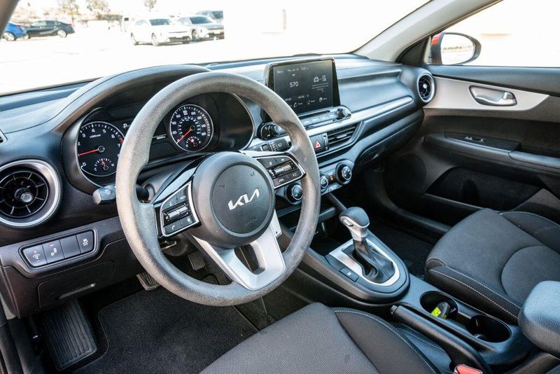 Used 2023 Kia Forte LXSImage 10