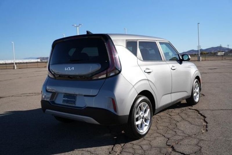 Used 2023 Kia Soul LXImage 7