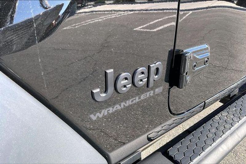 New 2026 Jeep Wrangler 4-door Sport SImage 13