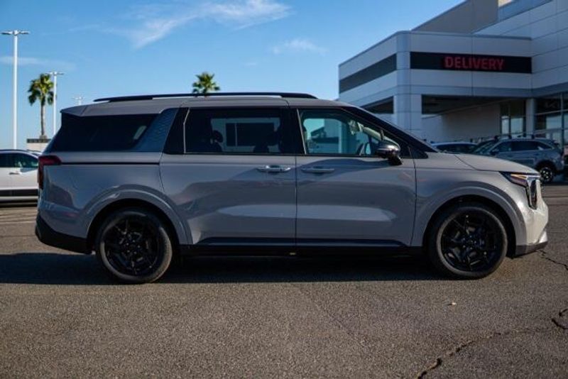 2026 Kia Carnival Hybrid SXImage 8
