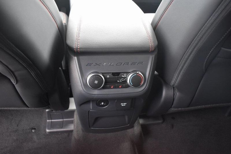 New 2025 Ford Explorer STImage 12